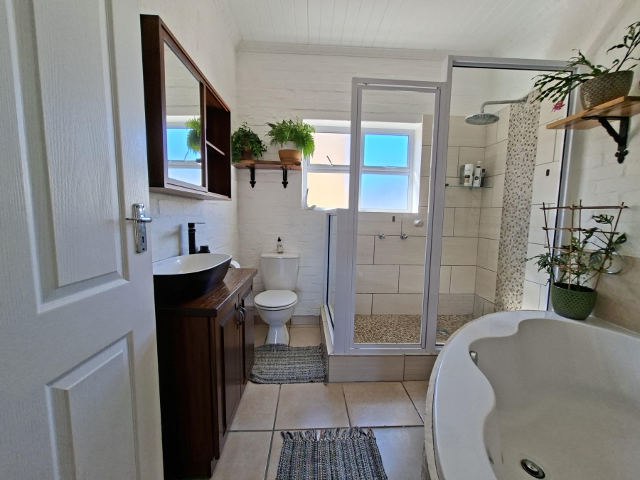 2 Bedroom Property for Sale in Pringle Bay Western Cape